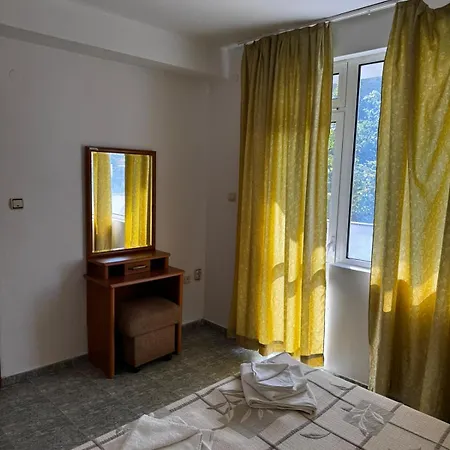 Къща за гости Benadi
