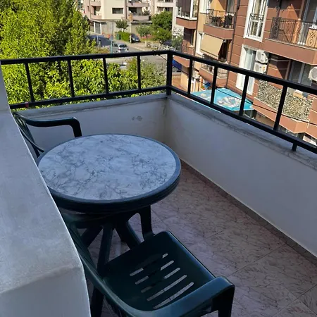 Къща за гости Benadi